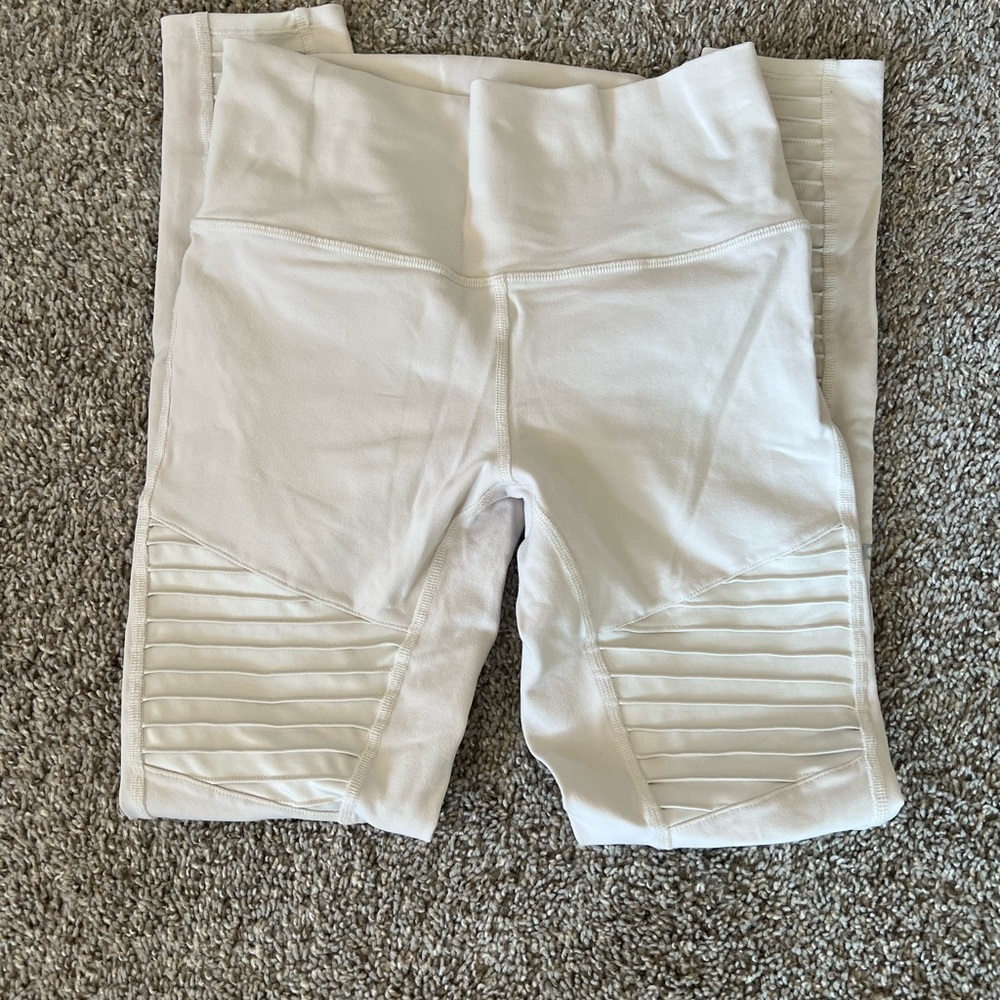 Alo Leggings